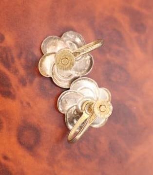 Vintage sterling silver bracelet and two pairs of earrings - 4