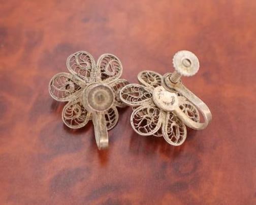 Vintage sterling silver bracelet and two pairs of earrings - 7