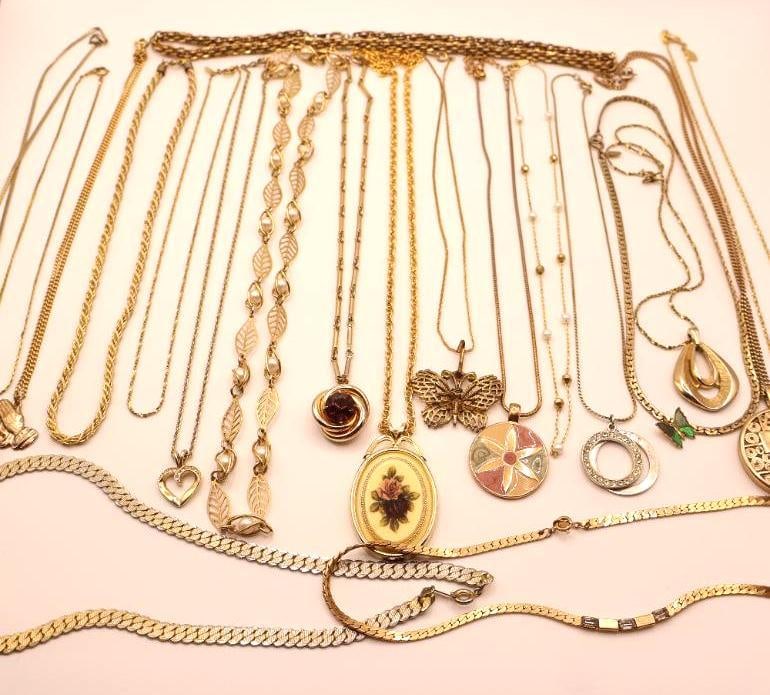 Various Gold-Tone Costume Jewelry (1 of 13)