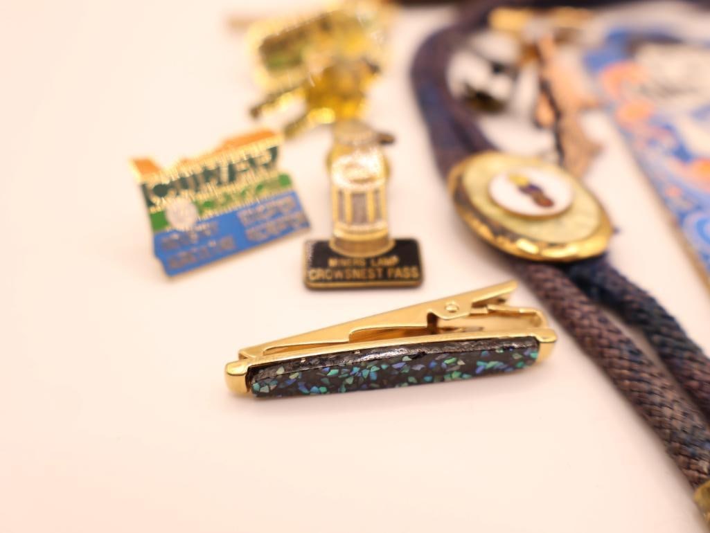 Collection of Vintage Men's Accessories, including 14k Pin - 16