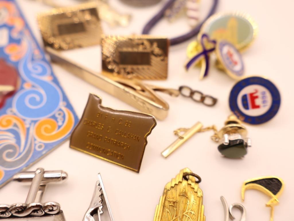 Collection of Vintage Men's Accessories, including 14k Pin - 4