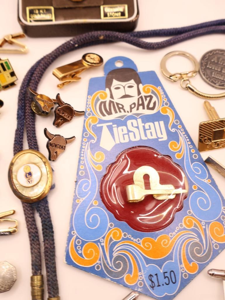 Collection of Vintage Men's Accessories, including 14k Pin - 7