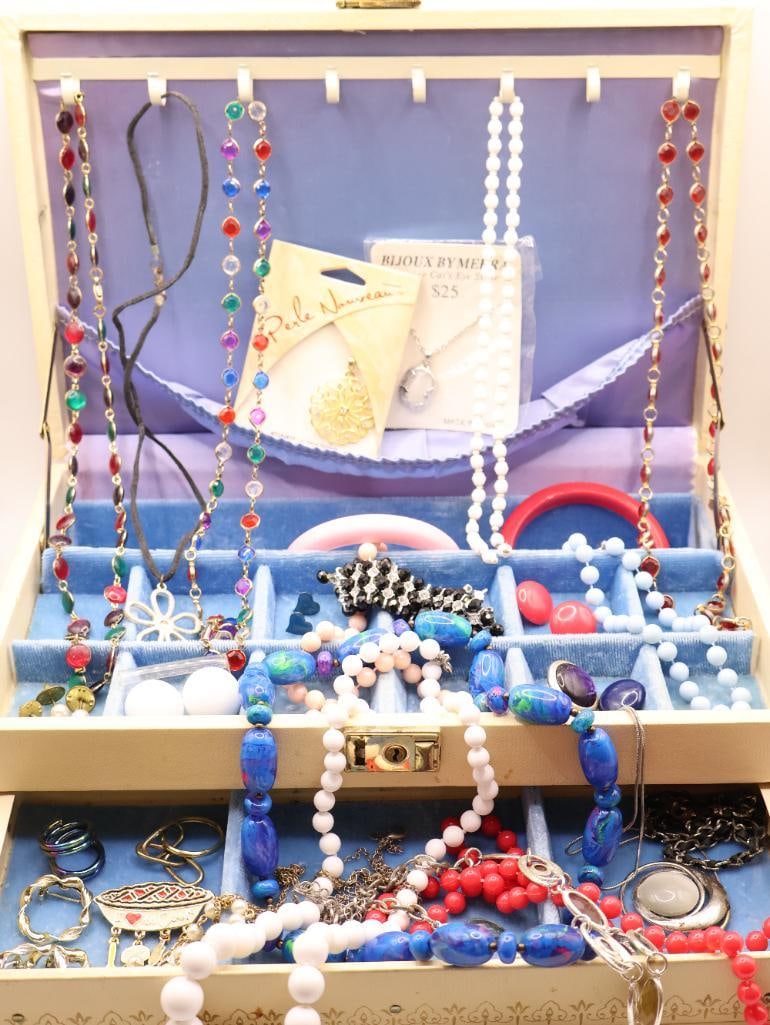 Vintage Jewelry Box with Assorted Costume Jewelry (1 of 10)