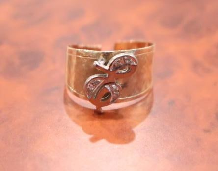 14K Gold Ring Monogrammed with 'E' (1 of 8)