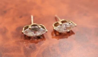 Pair of marquise-cut solitaire stud earrings set in gold - 4