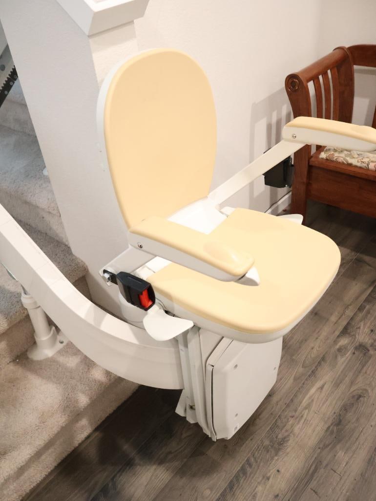 Acorn 180 Curved Stairlift - 2