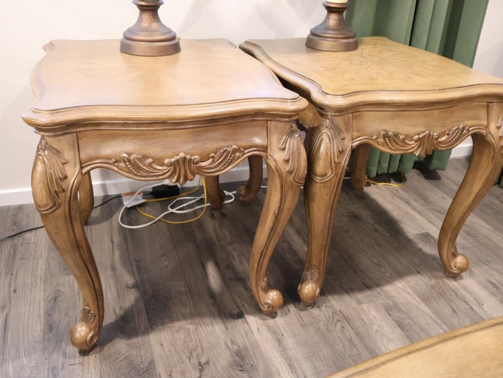 Three-piece French Provincial living room table set and two decorative urn-style table lamps - 11