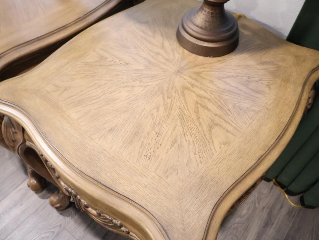 Three-piece French Provincial living room table set and two decorative urn-style table lamps - 15