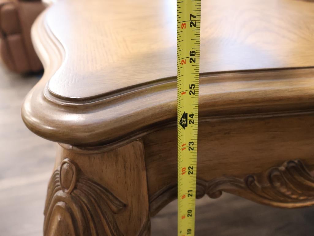 Three-piece French Provincial living room table set and two decorative urn-style table lamps - 17