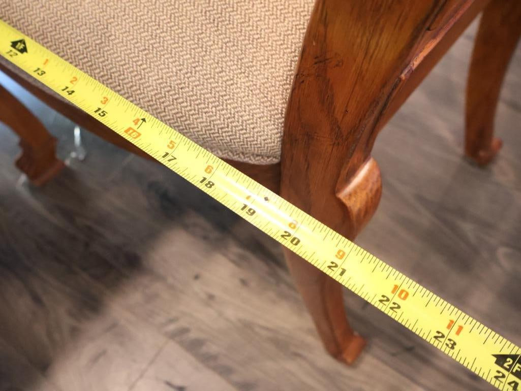 Traditional European-Style Dining Set - 20