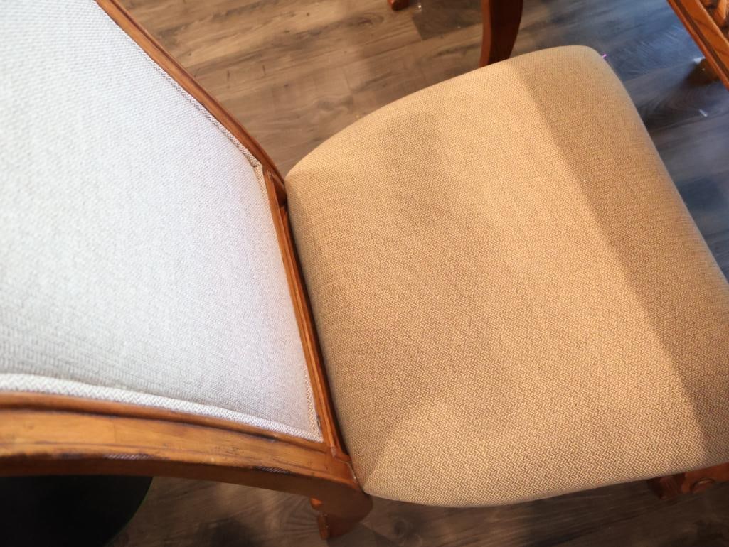 Traditional European-Style Dining Set - 6