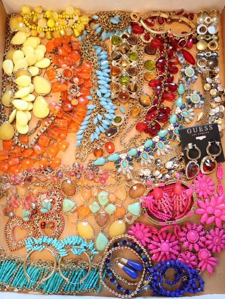 Collection of ladies costume jewelry (1 of 6)