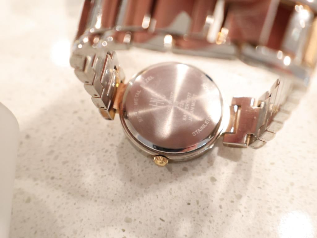 Collection of 8 contemporary womens fashion wristwatches - 10