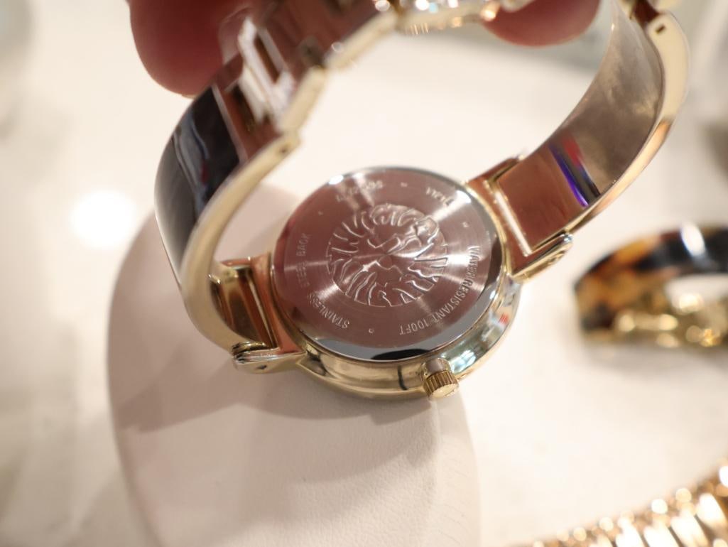 Collection of 8 contemporary womens fashion wristwatches - 16