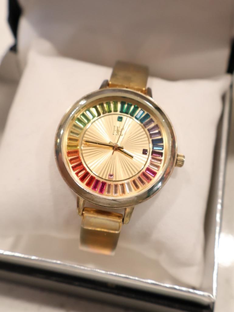 Collection of 8 contemporary womens fashion wristwatches - 20