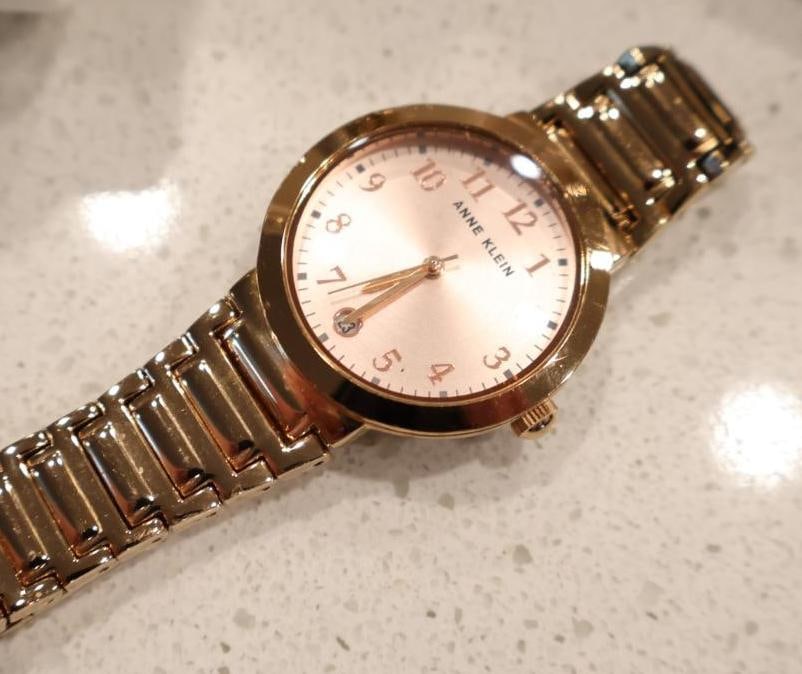 Collection of 8 contemporary womens fashion wristwatches - 7