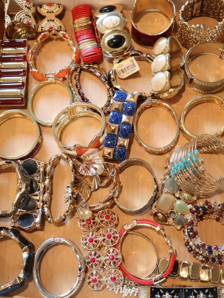 Collection of Ladies costume bracelets (1 of 5)