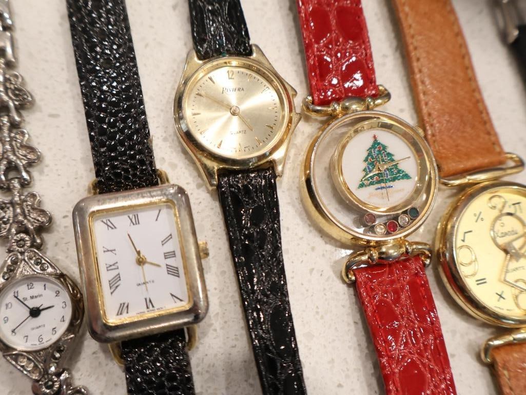 An eclectic collection of 12 assorted wristwatches - 5