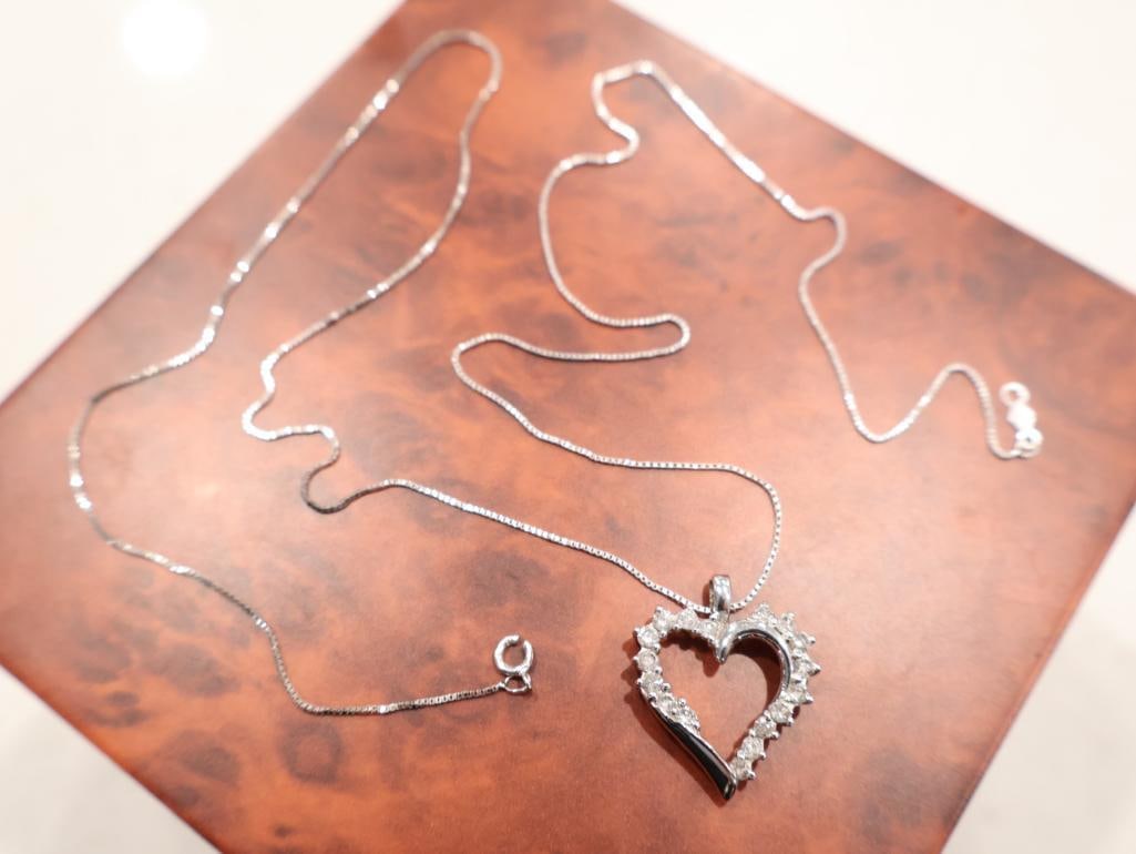 Open heart diamond pendant 10k gold necklace (1 of 10)