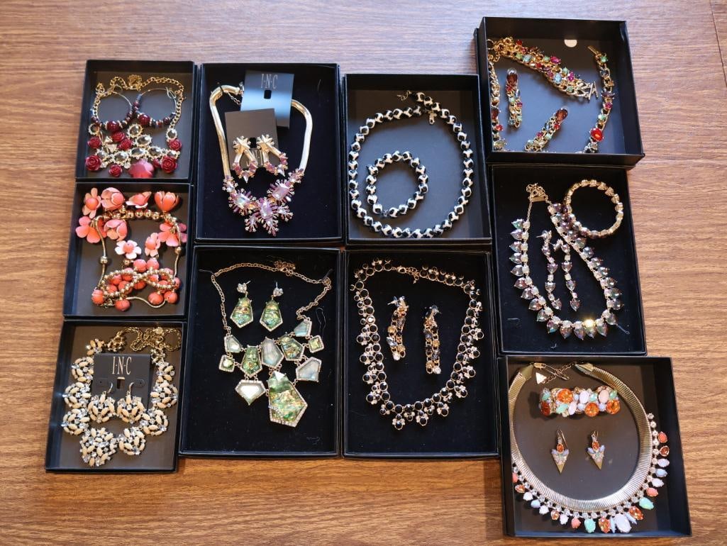 Ten Fashion Jewelry Necklaces: Click on the main photo to view more photos of this lot. We ship and offer local in person pickups.