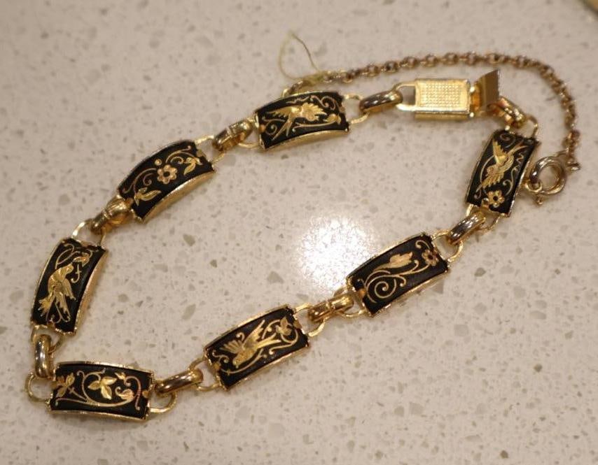 Assorted vintage jewelry - 2