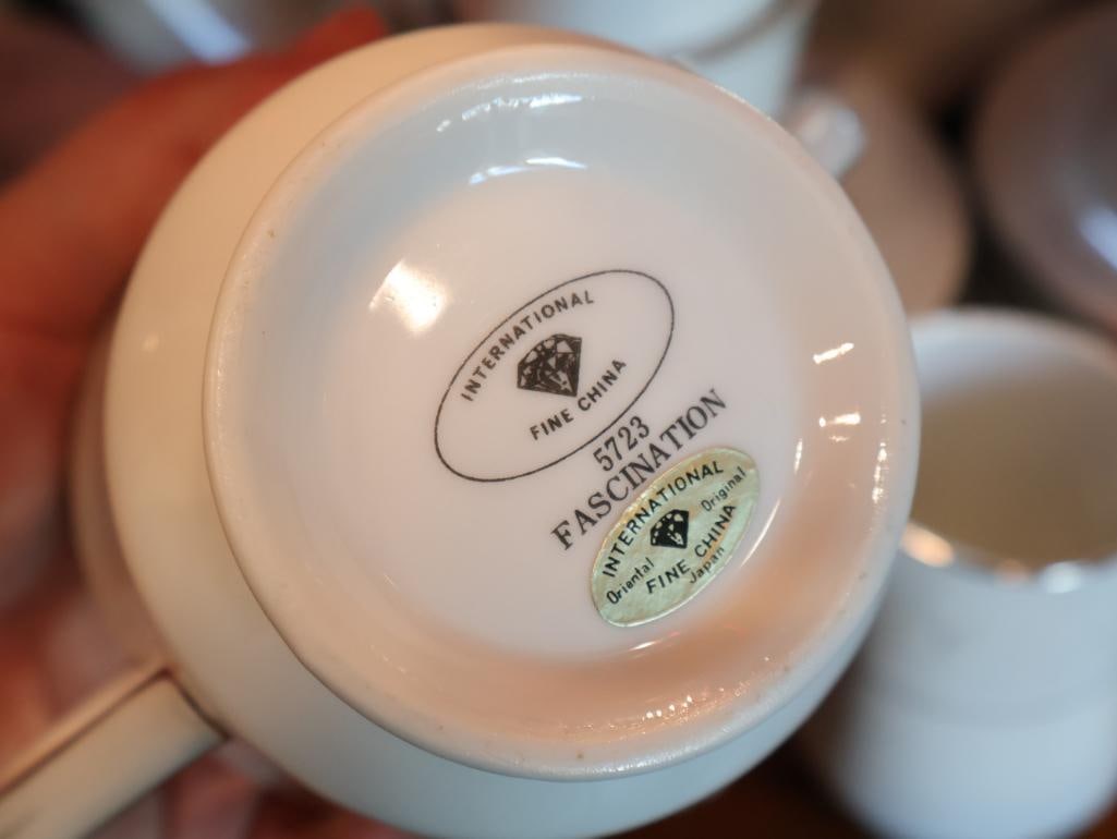 International Fine China Set - 2