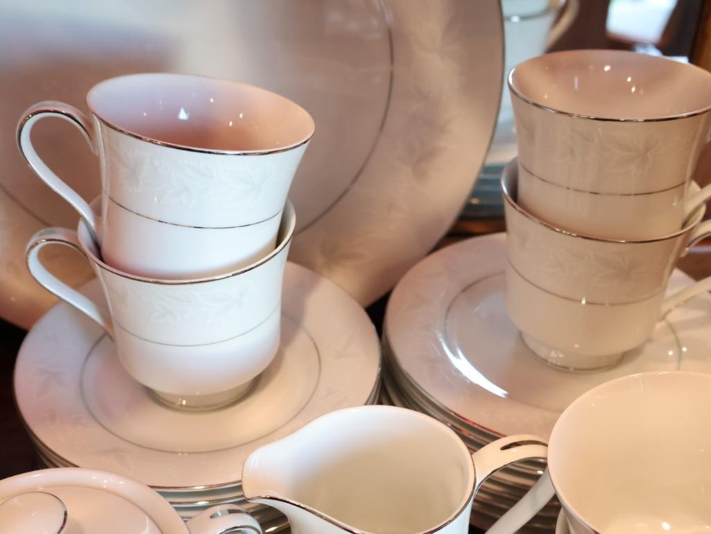 International Fine China Set - 4