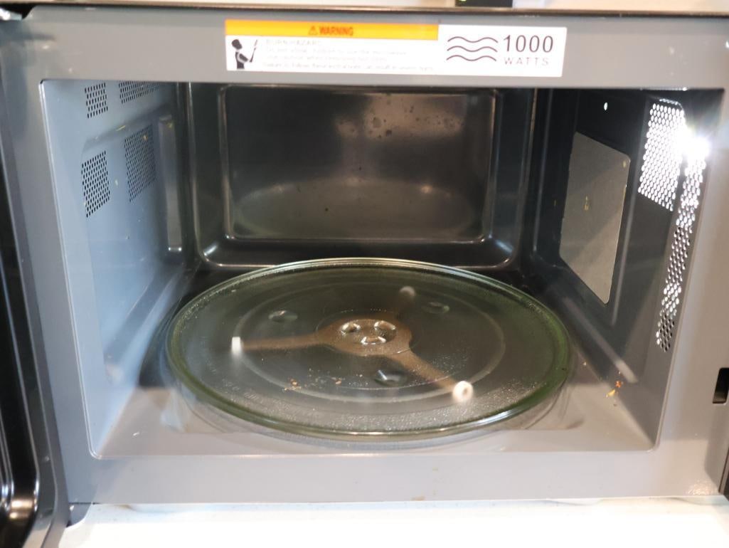 Farberware Red Microwave - 4