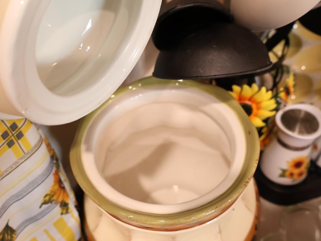 Collection of vintage and contemporary cottagecore kitchenware - 15