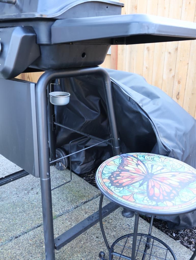 Char-Broil Classic 2-Burner Gas Grill, and garden decor - 5