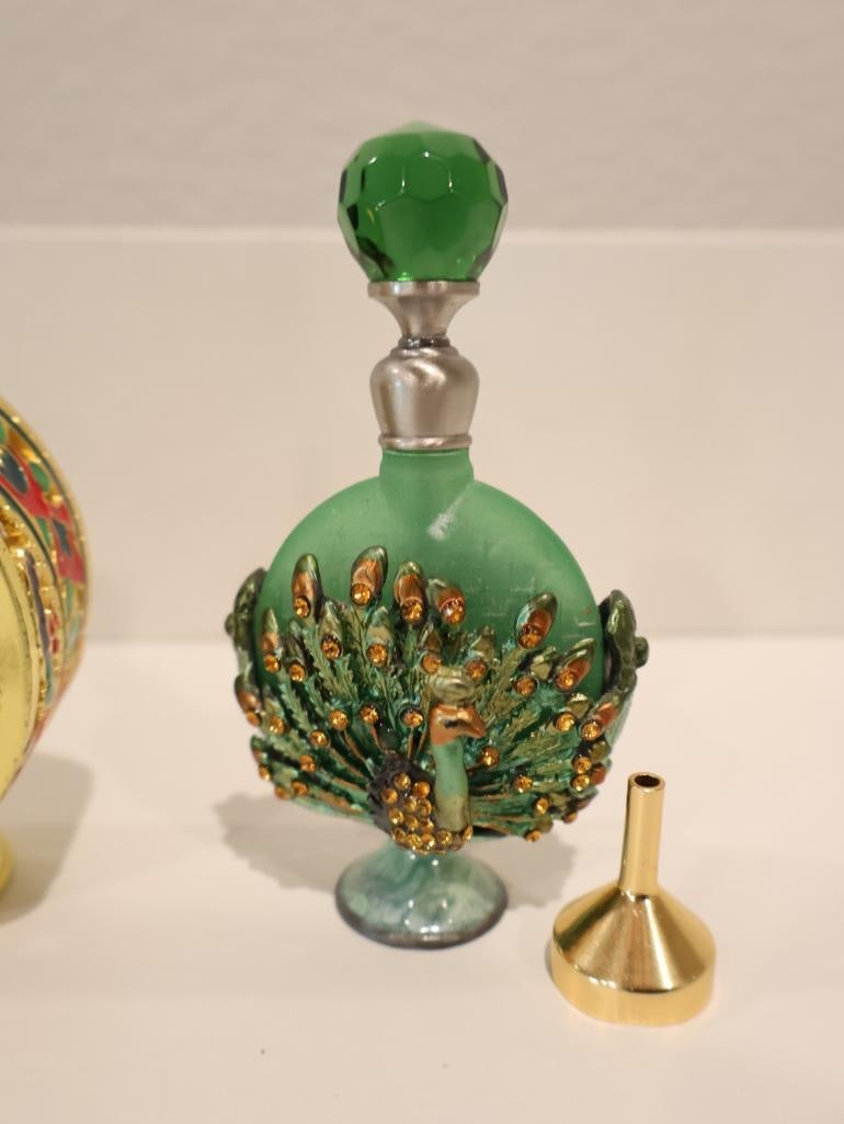 Six Lovely Decorative refillable perfume bottles - 11