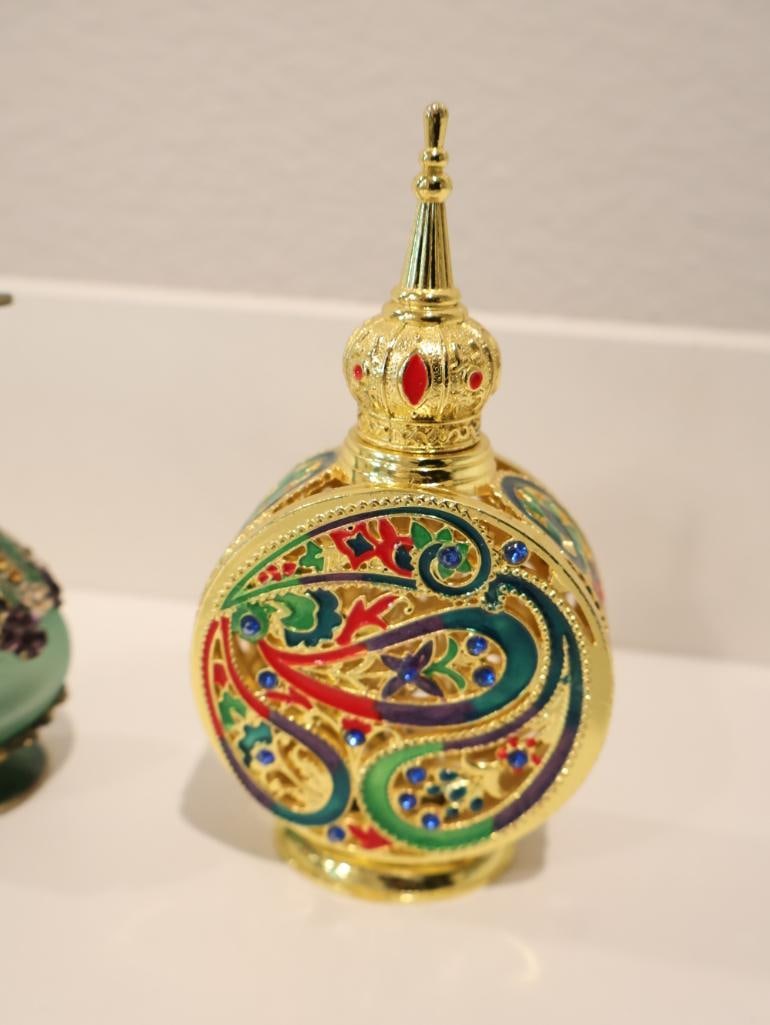 Six Lovely Decorative refillable perfume bottles - 13