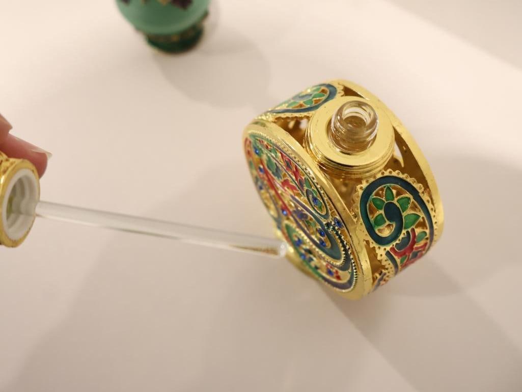 Six Lovely Decorative refillable perfume bottles - 14