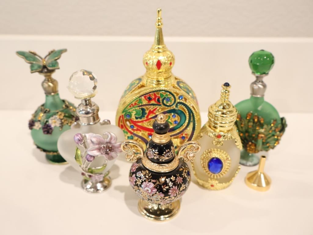 Six Lovely Decorative refillable perfume bottles (1 of 18)
