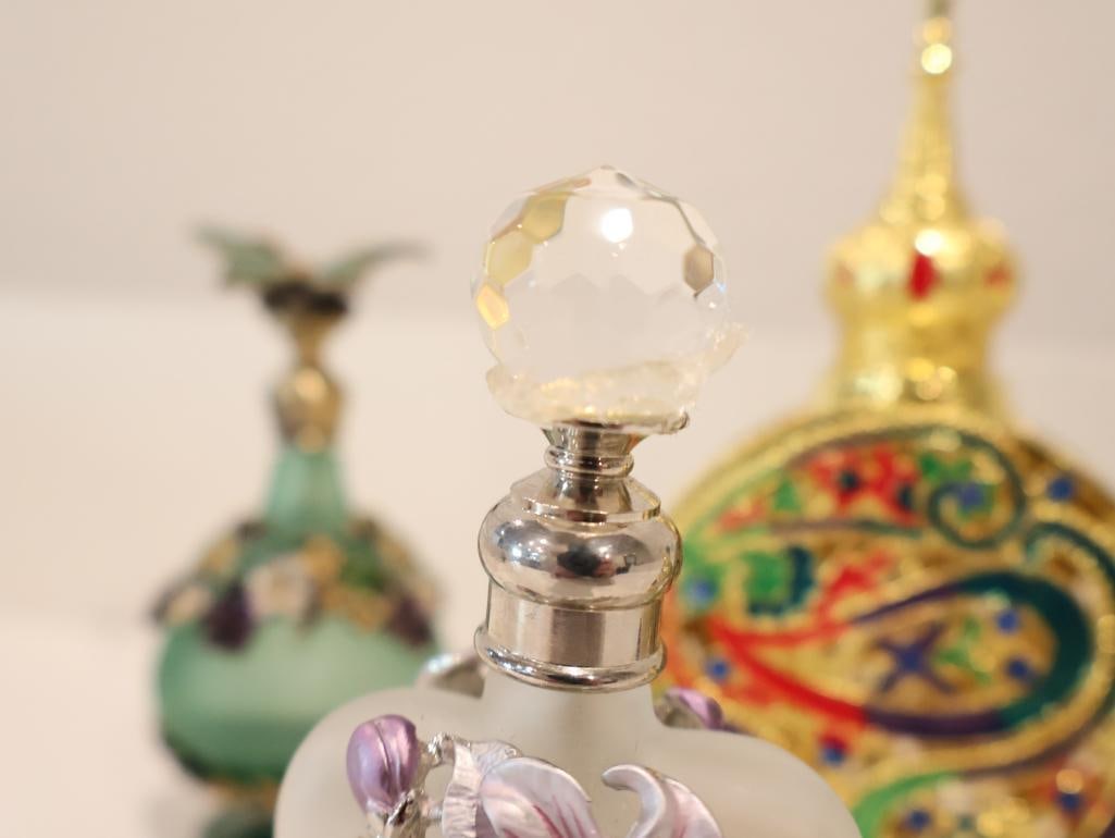 Six Lovely Decorative refillable perfume bottles - 6