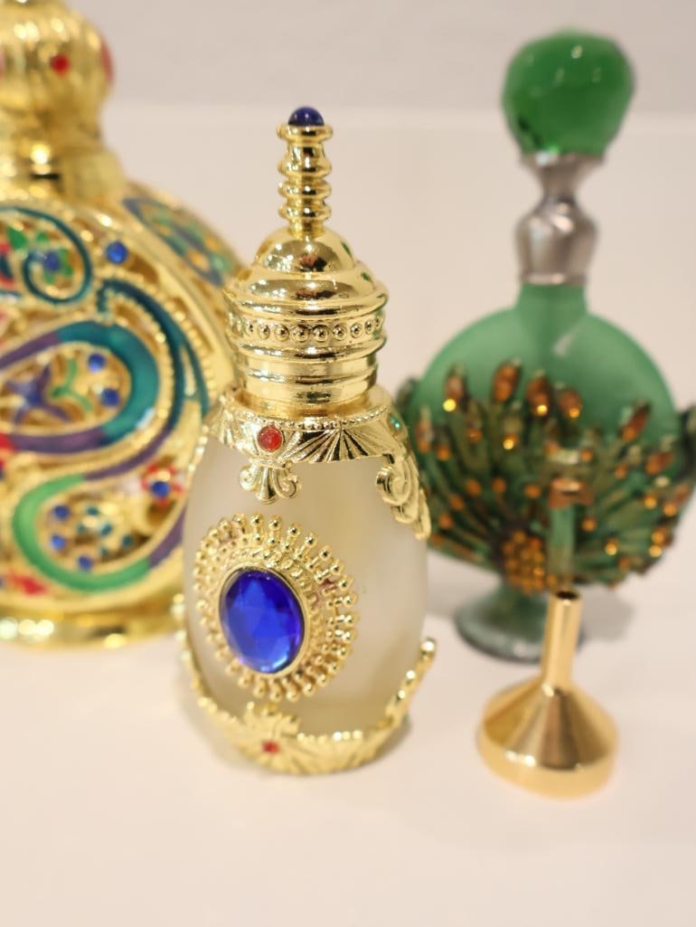 Six Lovely Decorative refillable perfume bottles - 8