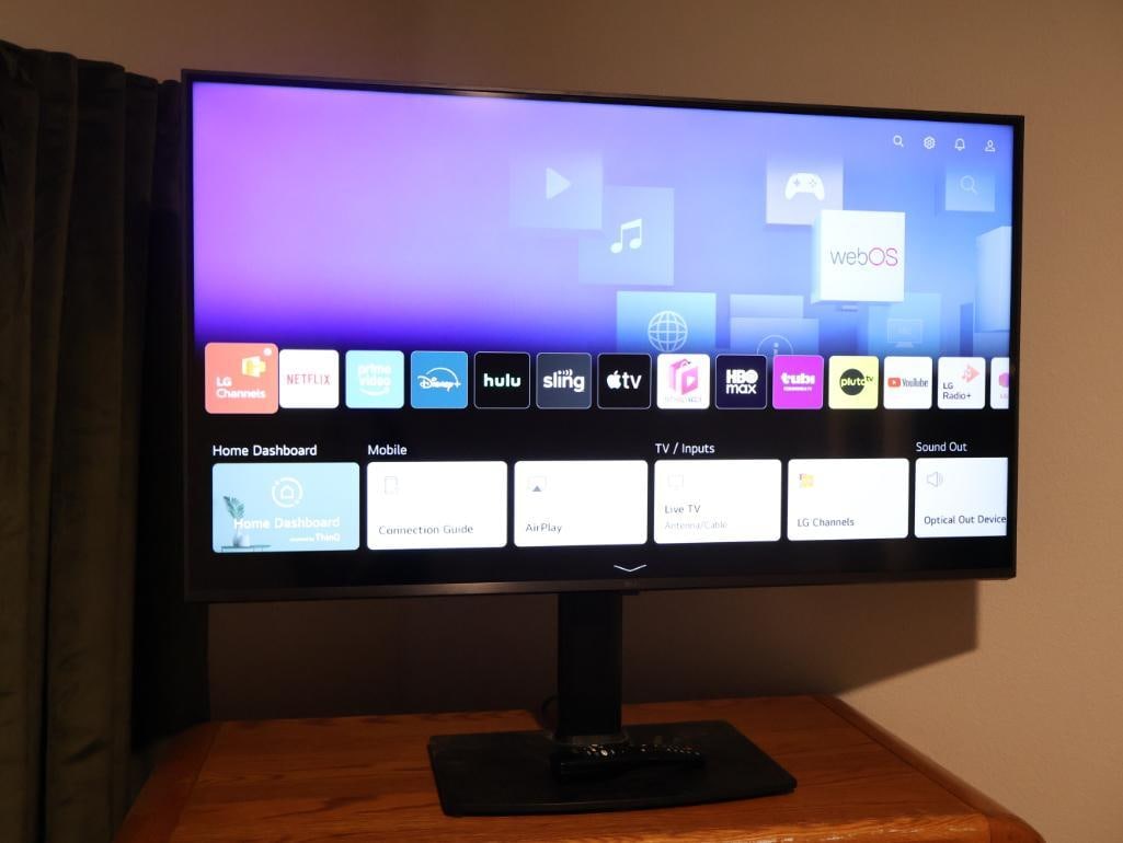 LG 43in 4K UHD Smart TV (1 of 7)