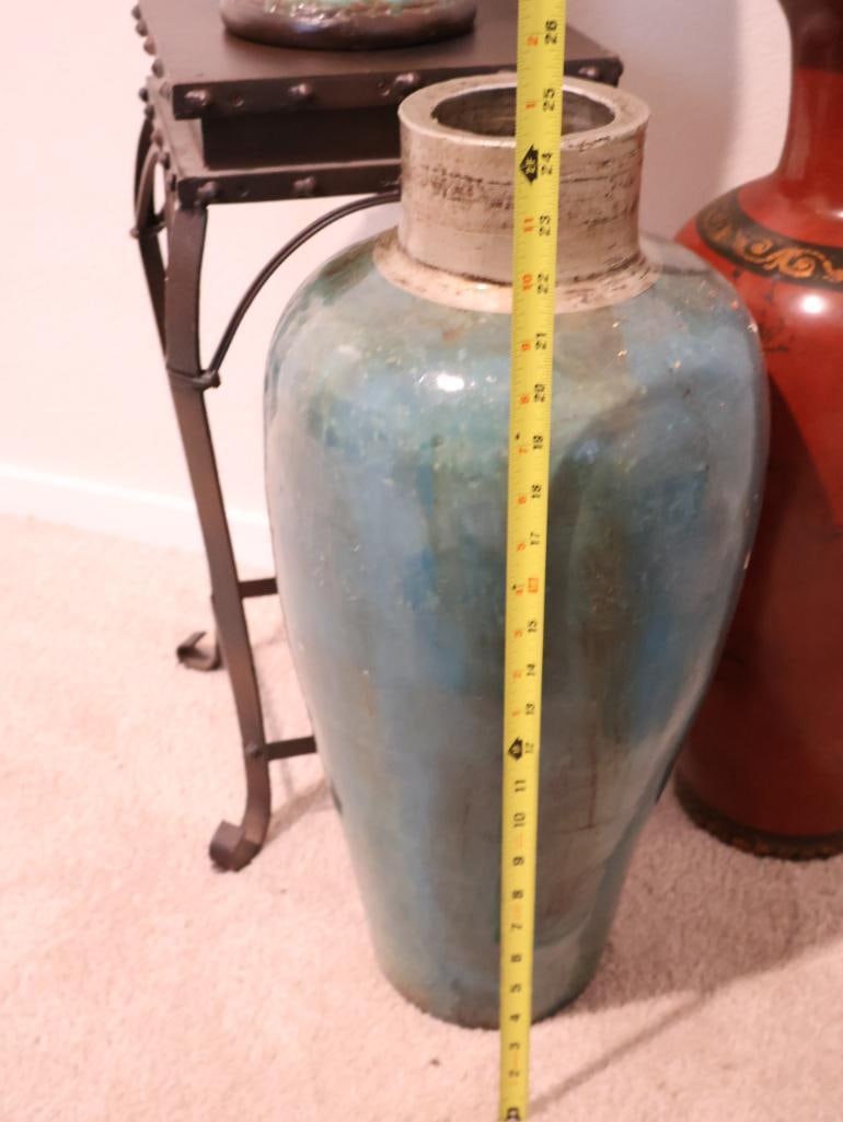 Three decorative ceramic vases and a wrought iron pedestal stand - 3