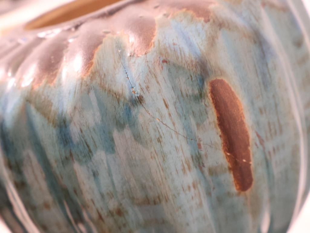 Three decorative ceramic vases and a wrought iron pedestal stand - 9