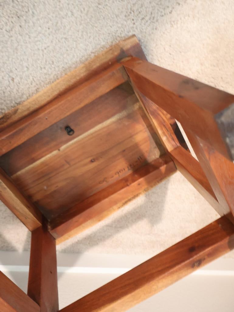 Wooden side table and a large, decorative plaster or clay amphora vase - 5