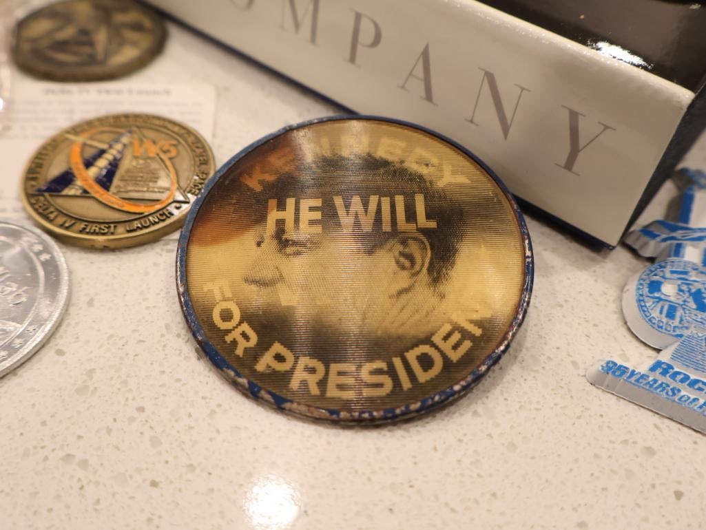 Extensive collection of aerospace and space exploration memorabilia - 3