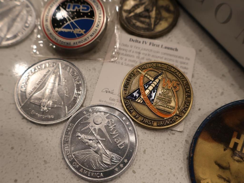 Extensive collection of aerospace and space exploration memorabilia - 5