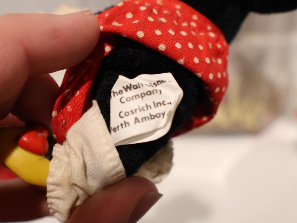 Extensive collection of vintage Mickey and Minnie Mouse collectibles - 6
