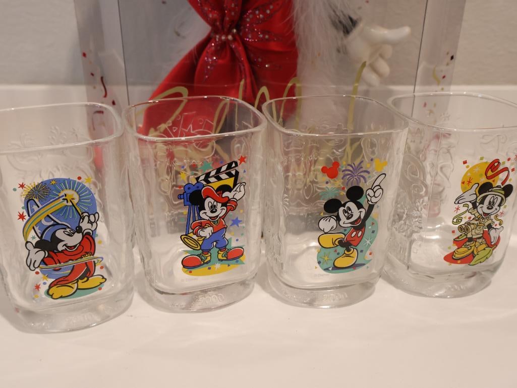 Extensive collection of vintage Mickey and Minnie Mouse collectibles - 7