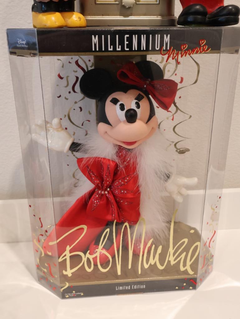 Extensive collection of vintage Mickey and Minnie Mouse collectibles - 8