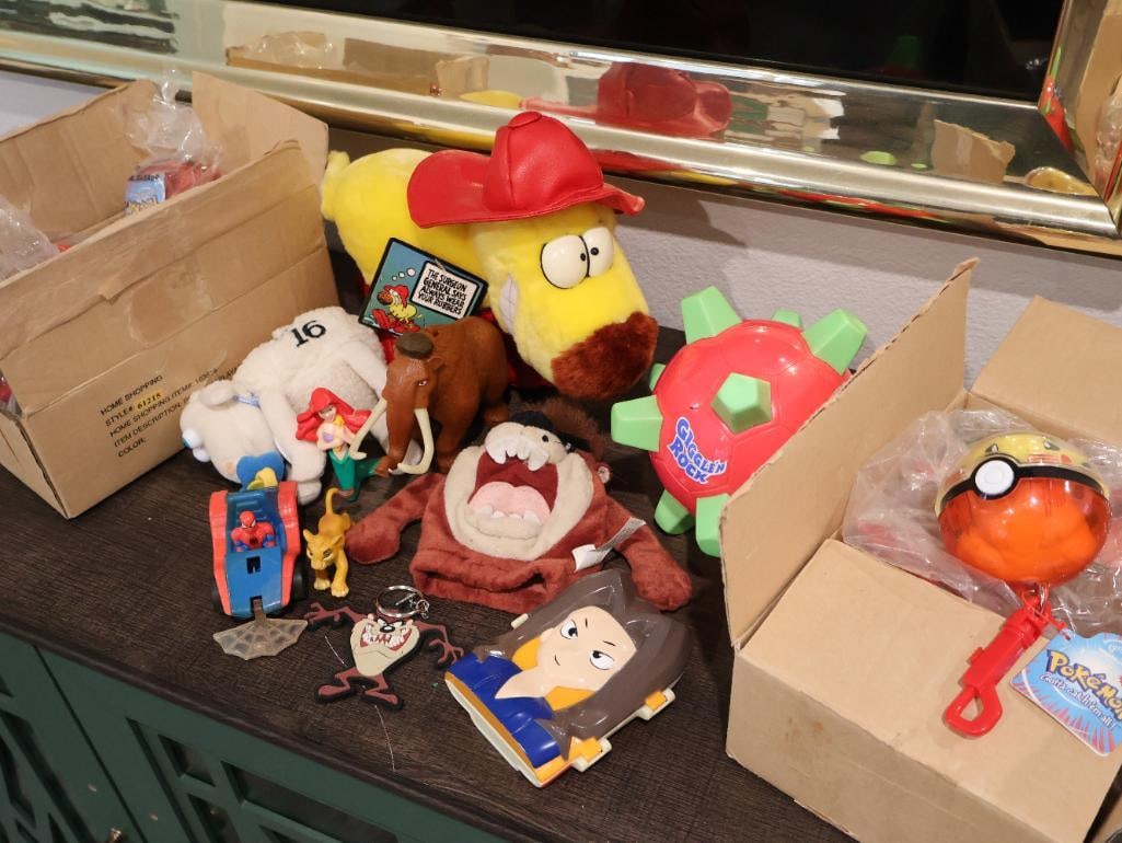 Eclectic collection of vintage toys and promotional collectibles (1 of 10)