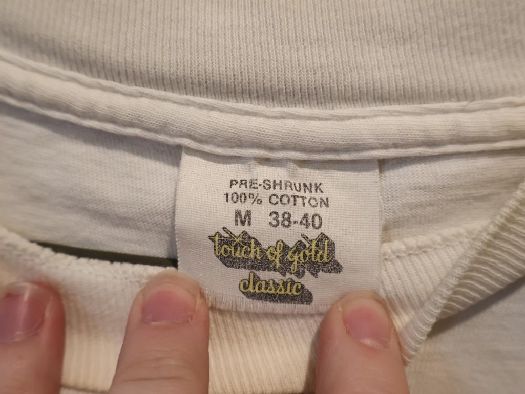 Nostalgic collection of vintage memorabilia centered on ALF - 3