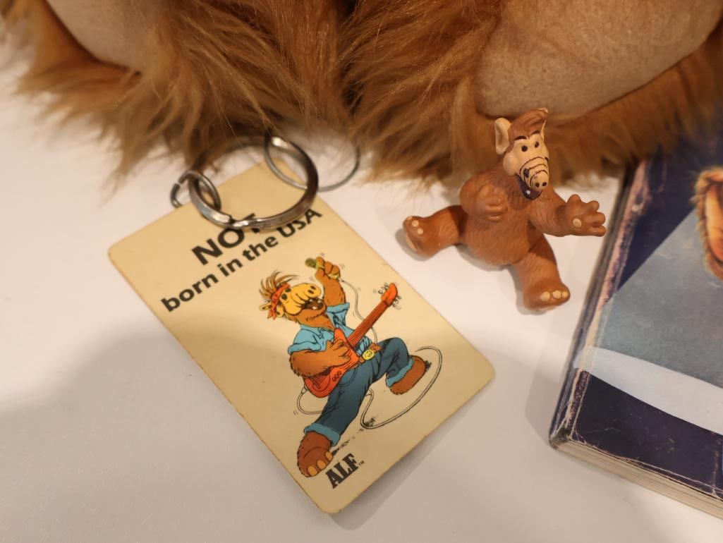 Nostalgic collection of vintage memorabilia centered on ALF - 6