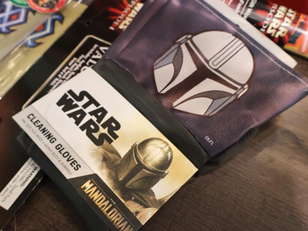 Collection of Star Wars: Episode I The Phantom Menace memorabilia - 2