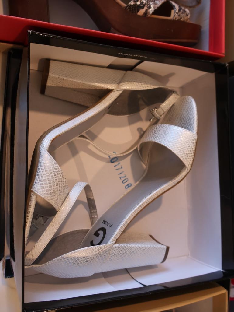 Six pairs of ladies shoes in their original boxes - 4
